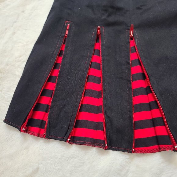 Vintage Emily the Strange Pleated Skirt, Zippers, Black - Picture 2 of 9